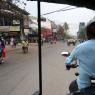 Sabah 7:30 gibi Angkor Arkeoloji Parkı'nı gezmek üzere tuk tuk tutarak yola çıktık.