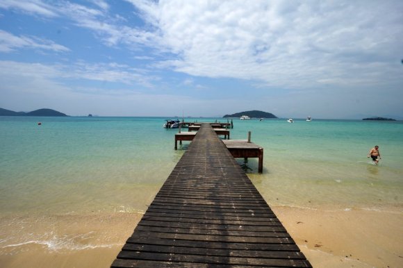 Ko Chang'dan 1.5 saatlik bir yolculuk sonrasında Ko Mak'a ulaştık.