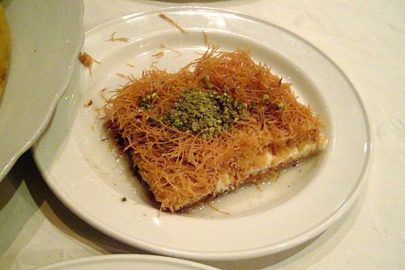 Yemekten sonra gelen Osmanlı Tatlısı... :)