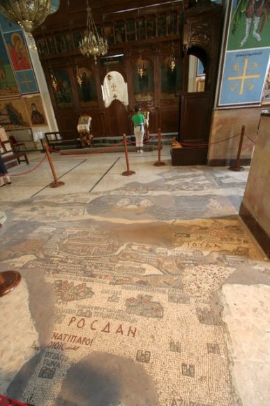Madaba - St George Kilisesi ve Mozaik Haritası.