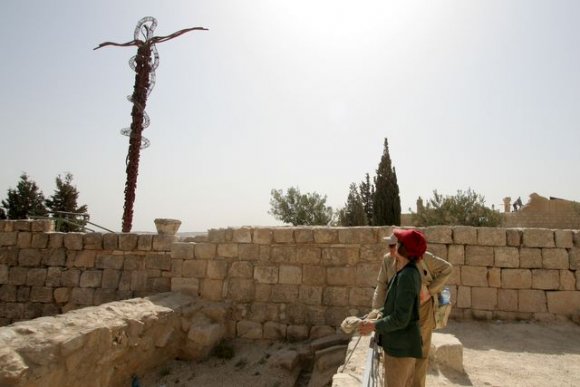 Nebo Dağı'ndaki heykel.