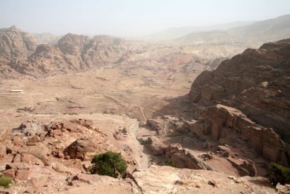 Petra - Adak Tepesinden görünüm.