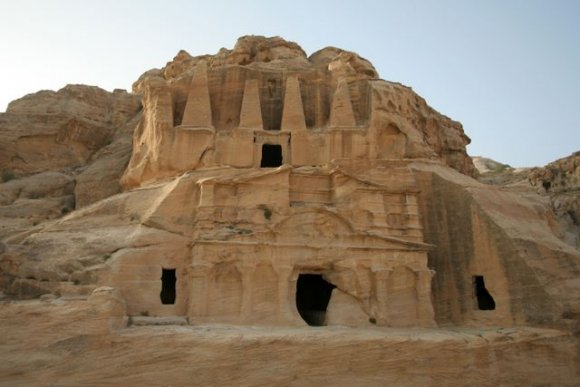 Petra - Dikilitaş Mezarı (Obelisk Tomb)