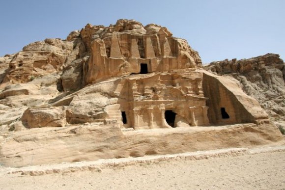 Petra - Dikilitaş Mezarı (Obelisk Tomb)