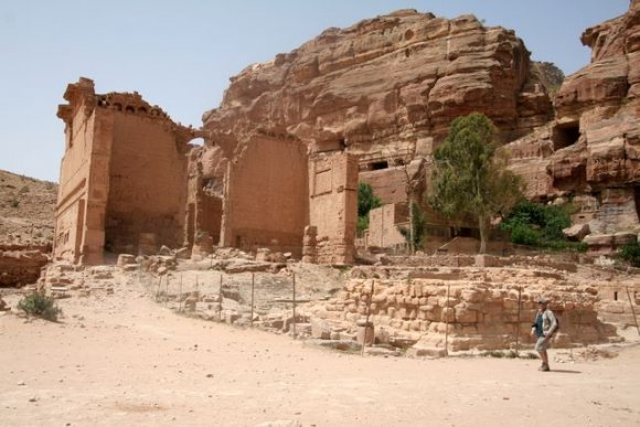 Petra - Qasr al-Bint