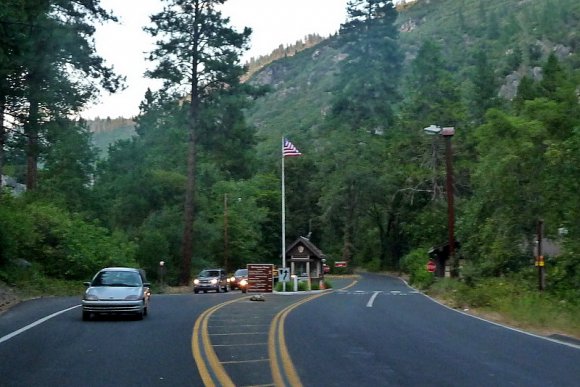 Yosemite Ulusal Parkı batı yakası girişi.